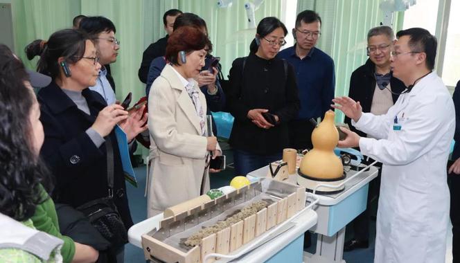 天津市政协举办第十三次委员活动日